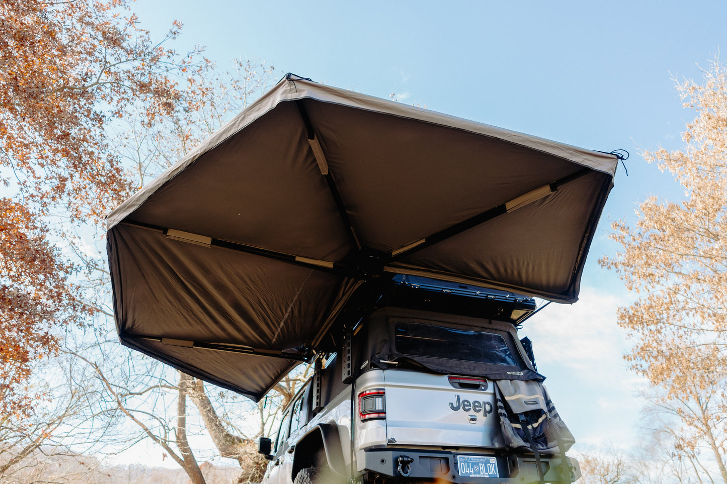 Wrap-Around Porch Big'Un 270 Awning 23